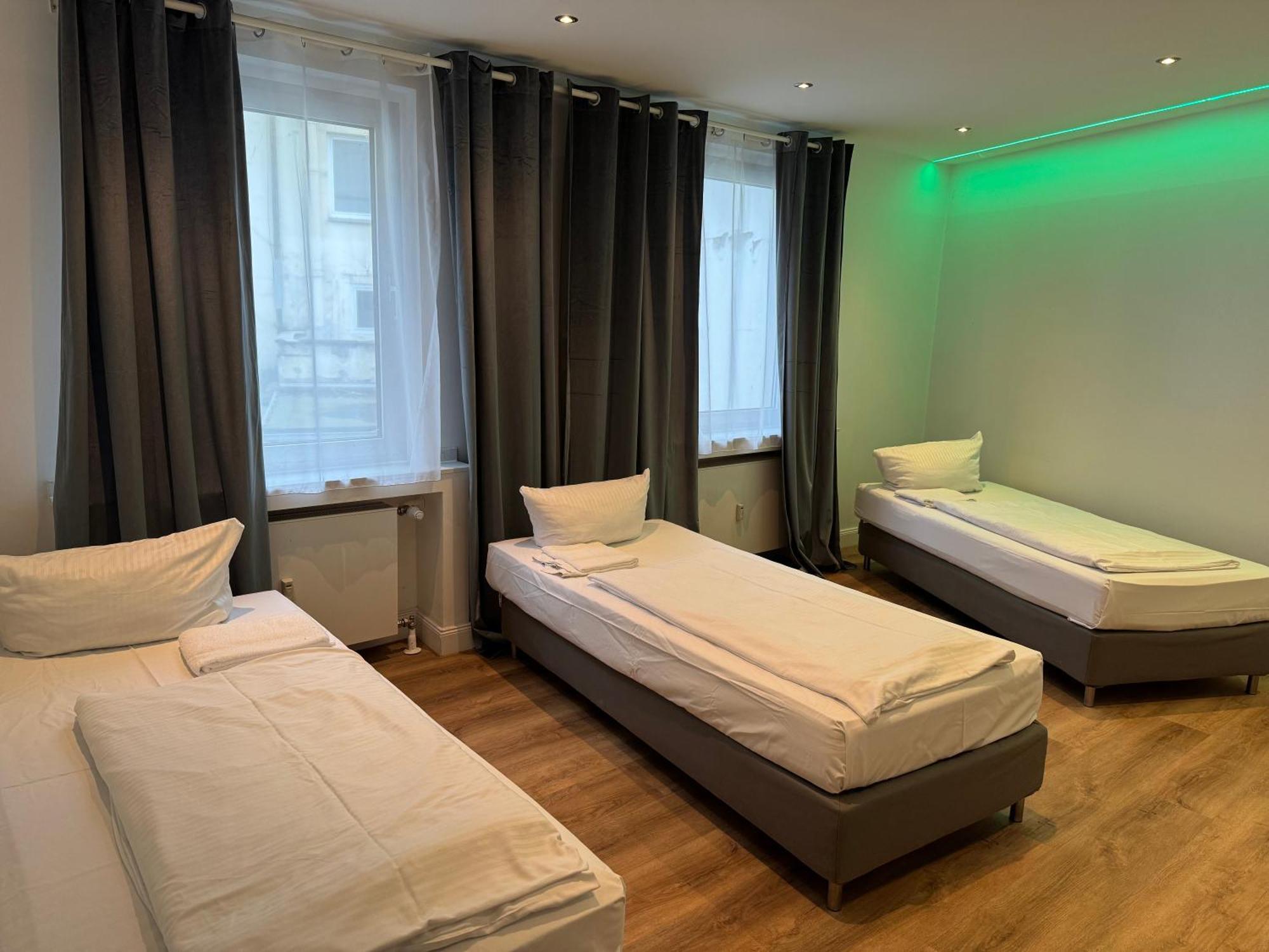 Ferienwohnung Graf-Adolflux Düsseldorf Exterior foto