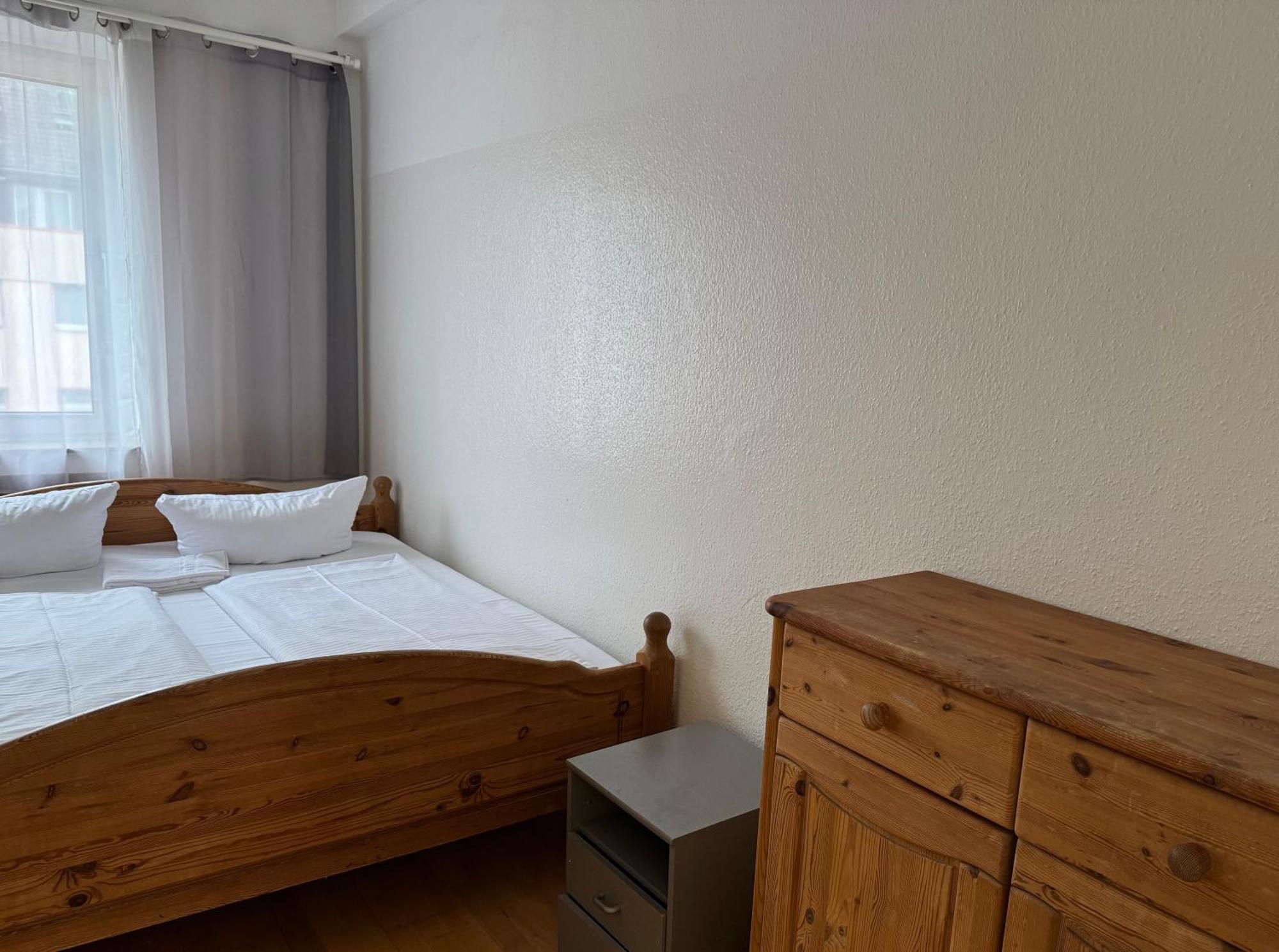 Ferienwohnung Graf-Adolflux Düsseldorf Exterior foto