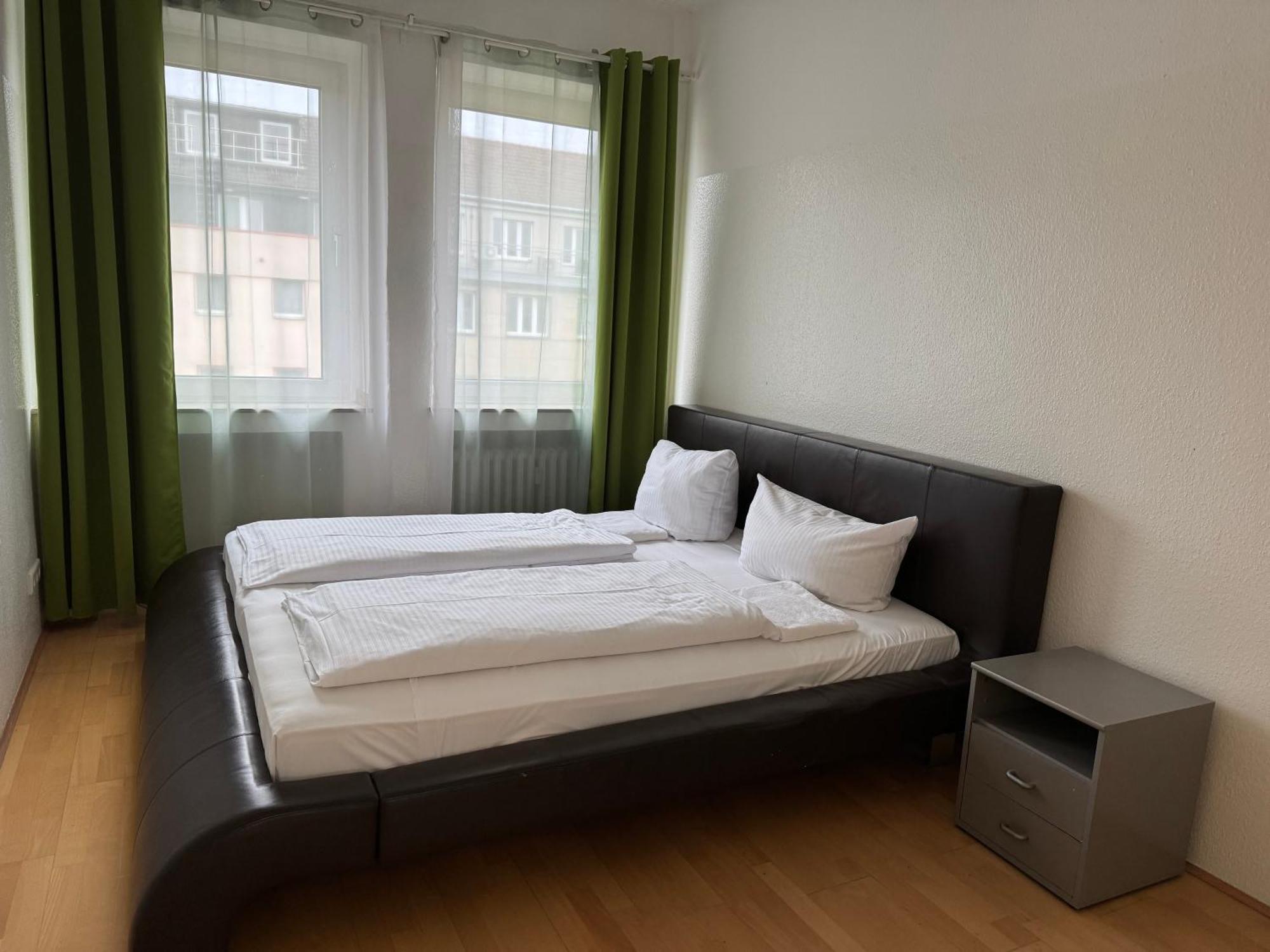 Ferienwohnung Graf-Adolflux Düsseldorf Exterior foto